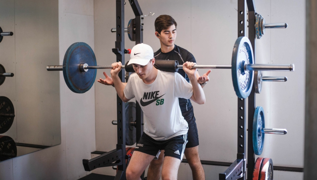 2 fitnesslokaler på skolen